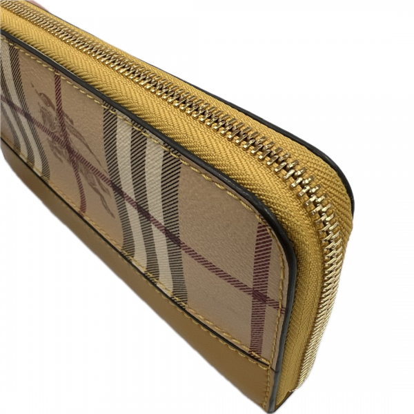 burberry_haymarket_check_ziparound_wallet_3