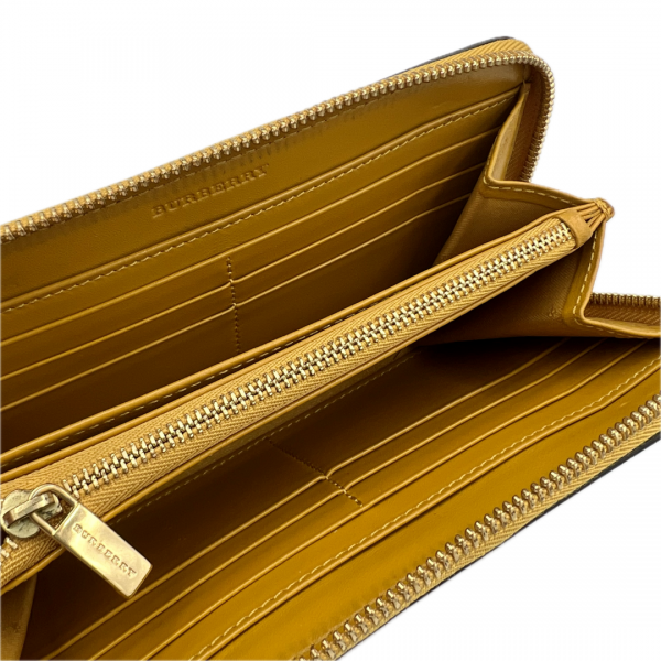 burberry_haymarket_check_ziparound_wallet_5